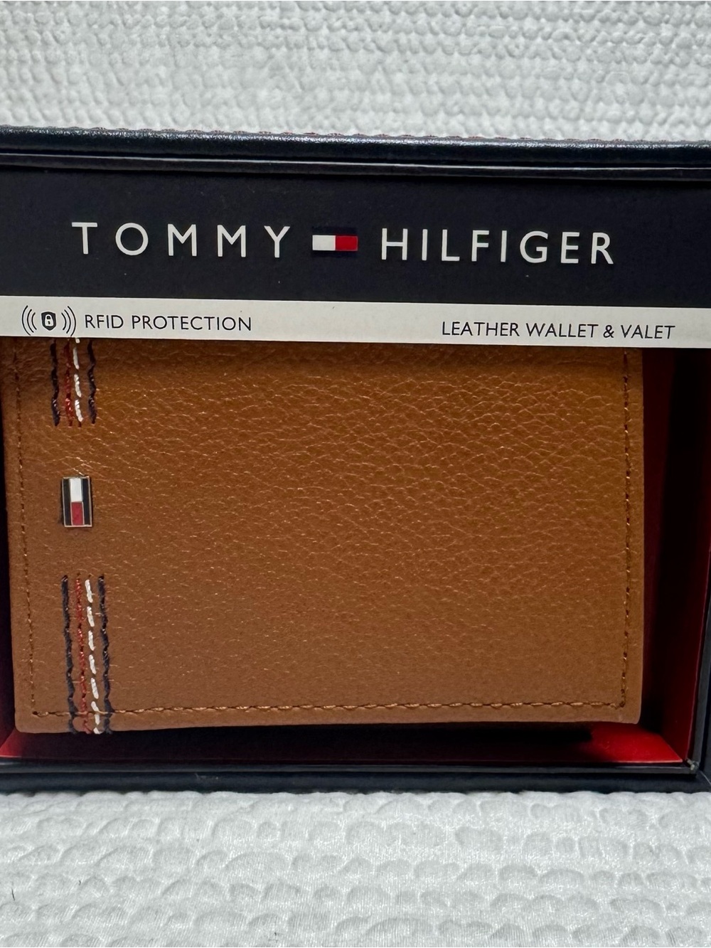 Tommy Hilfiger Men's Tan Leather RFID Wallet